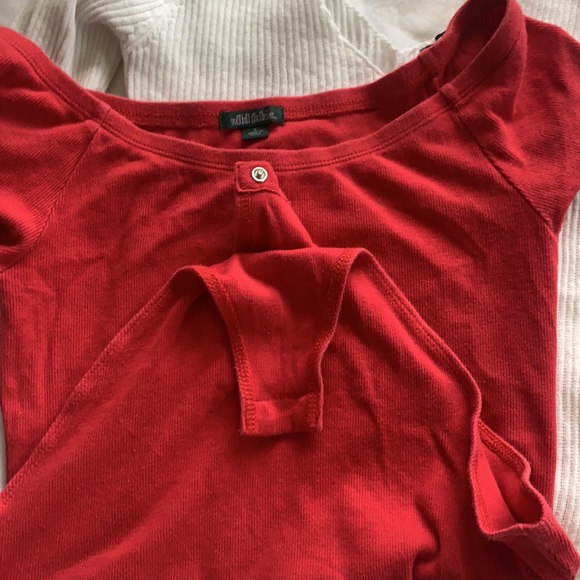 2 bodysuits - Picture 5 of 7